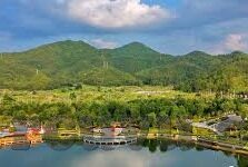 《年轻的岳坶》中文字幕-青春的轨迹，年轻的岳坶